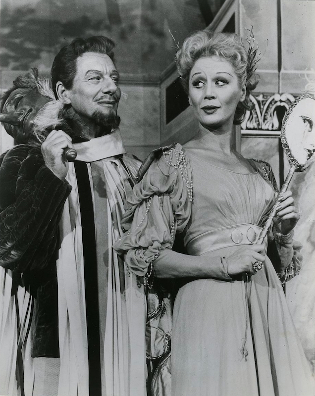 Promotional image of John Gielgud and Margaret Leighton in the 1959 Broadway production of Much Ado About Nothing. September 1959. Unknown photographer, Public domain, via Wikimedia Commons.